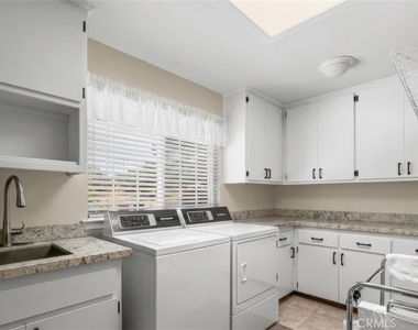 688 Willow Road - Photo Thumbnail 30
