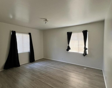 137 S Barranca Avenue - Photo Thumbnail 15