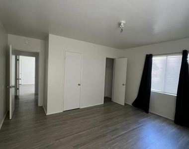 137 S Barranca Avenue - Photo Thumbnail 16