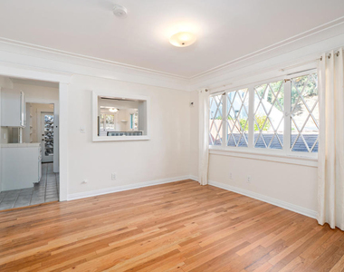 2024 Laurel Canyon Boulevard - Photo Thumbnail 6
