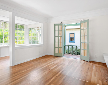 2024 Laurel Canyon Boulevard - Photo Thumbnail 10