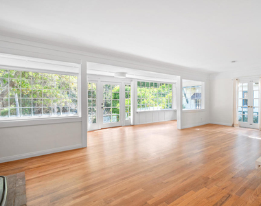 2024 Laurel Canyon Boulevard - Photo Thumbnail 2