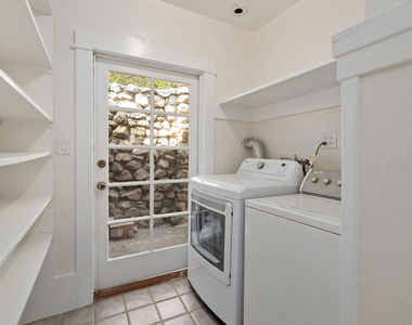 2024 Laurel Canyon Boulevard - Photo Thumbnail 12