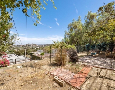 3211 Kenneth Drive - Photo Thumbnail 21