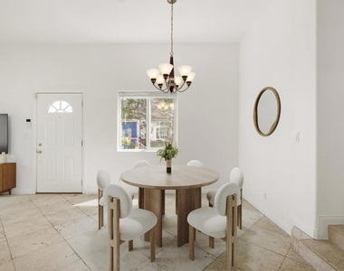 3211 Kenneth Drive - Photo Thumbnail 8