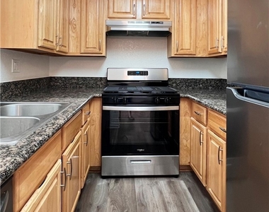 765 Florida Street - Photo Thumbnail 5