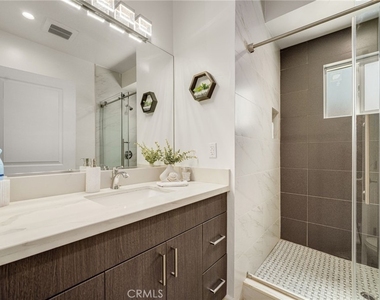 4410 Bowman - Photo Thumbnail 15