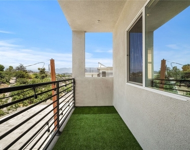 4410 Bowman - Photo Thumbnail 17