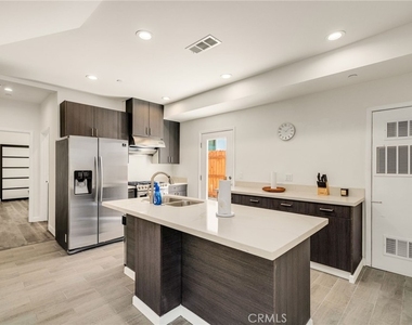 4410 Bowman - Photo Thumbnail 8