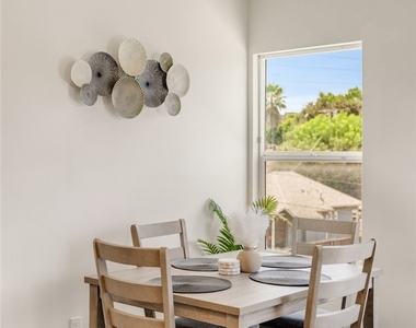 4410 Bowman - Photo Thumbnail 3