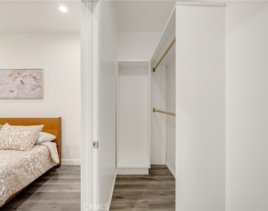 4410 Bowman - Photo Thumbnail 14