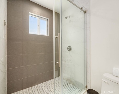4410 Bowman - Photo Thumbnail 16