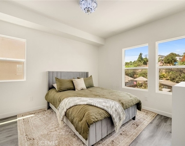 4410 Bowman - Photo Thumbnail 5