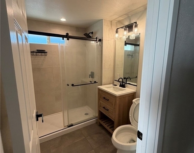 940 N Garden - Photo Thumbnail 16