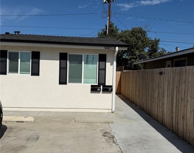 940 N Garden - Photo Thumbnail 29