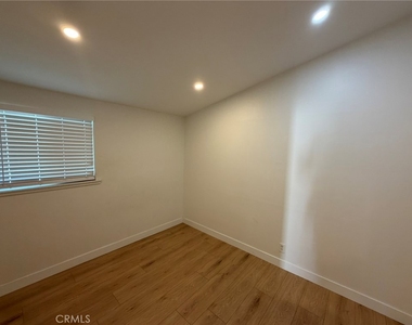 940 N Garden - Photo Thumbnail 20