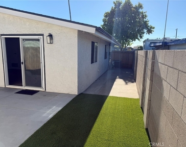 940 N Garden - Photo Thumbnail 2