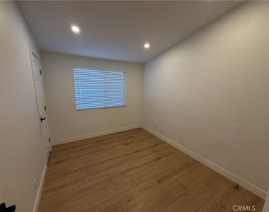 940 N Garden - Photo Thumbnail 17