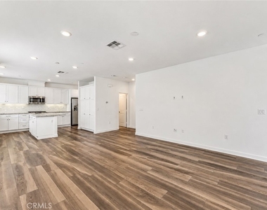 4316 Canyon Coral Lane - Photo Thumbnail 7