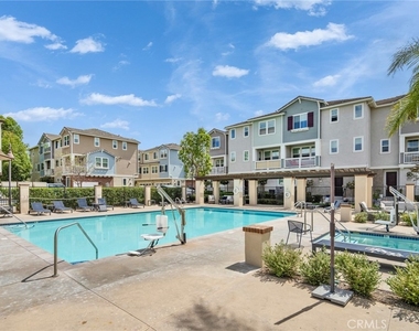 4316 Canyon Coral Lane - Photo Thumbnail 25
