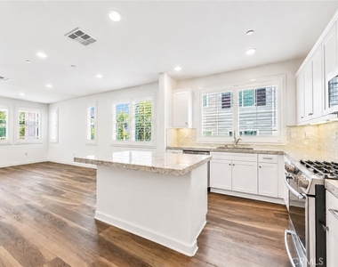 4316 Canyon Coral Lane - Photo Thumbnail 4