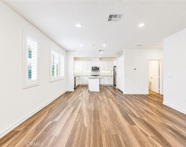 4316 Canyon Coral Lane - Photo Thumbnail 6
