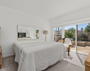 28931 San Solaire - Photo Thumbnail 24