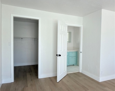 2315 Berry Street - Photo Thumbnail 16