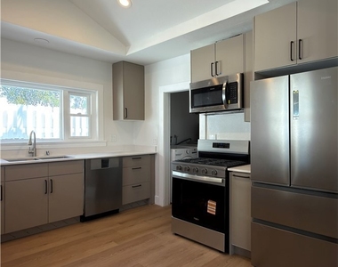 2315 Berry Street - Photo Thumbnail 2