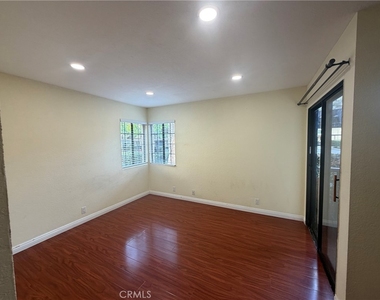 25611 Indian Hill - Photo Thumbnail 5