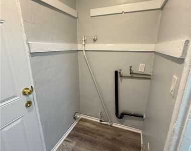 1148 Bobbett Drive - Photo Thumbnail 10
