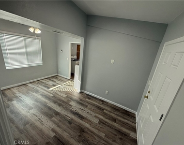 1148 Bobbett Drive - Photo Thumbnail 6