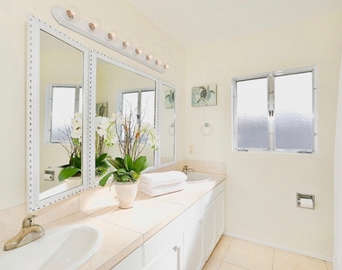 2824 Ocean Boulevard - Photo Thumbnail 22