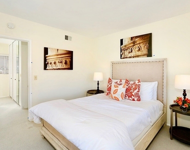 2824 Ocean Boulevard - Photo Thumbnail 21