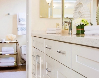 2824 Ocean Boulevard - Photo Thumbnail 20