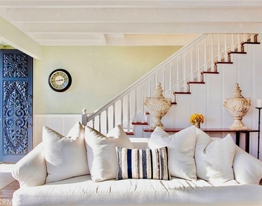 2824 Ocean Boulevard - Photo Thumbnail 8