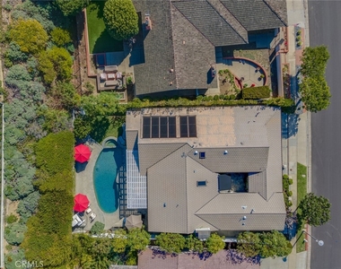 1412 Seacrest Drive - Photo Thumbnail 3