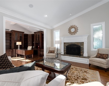1412 Seacrest Drive - Photo Thumbnail 5