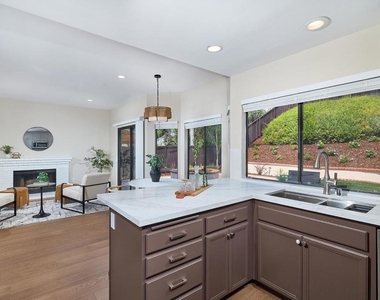3045 Greenwich Street - Photo Thumbnail 9