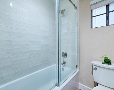 3045 Greenwich Street - Photo Thumbnail 18
