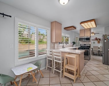 1015 Sparrow Ct - Photo Thumbnail 5
