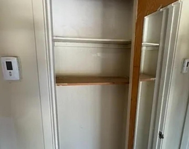 2562 Francisco Boulevard - Photo Thumbnail 4