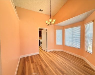 22511 Radnor Lane - Photo Thumbnail 4