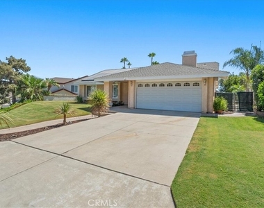 8250 Whispering Tree - Photo Thumbnail 3