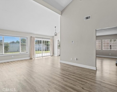 8250 Whispering Tree - Photo Thumbnail 9