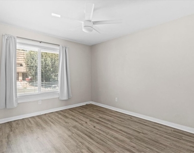 8250 Whispering Tree - Photo Thumbnail 23