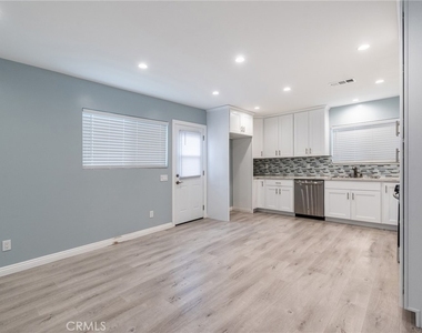 1400 Leland Way - Photo Thumbnail 8