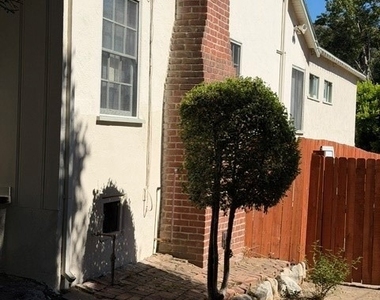 1824 Oakwood Avenue - Photo Thumbnail 3