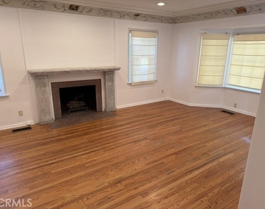 1824 Oakwood Avenue - Photo Thumbnail 6
