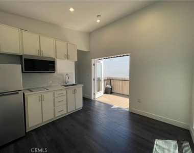 3653 W 58th Pl - Photo Thumbnail 3